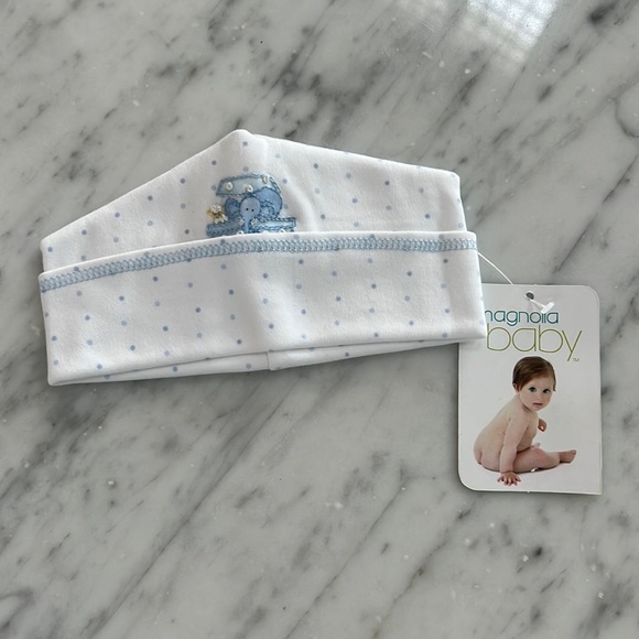 New Magnolia Baby Blue Elephant in a Boat Hat - Picture 1 of 3